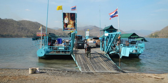 Si Nakharin reservoir ferry 1