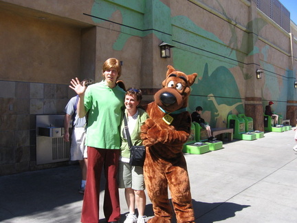 Disneyland 2008 074 Mtg. Scoobie and Shaggy at Universal Studios.jpg
