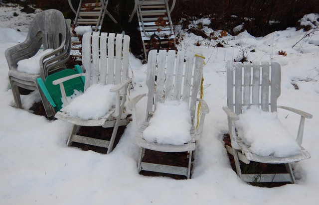 Snow_chairs.jpg