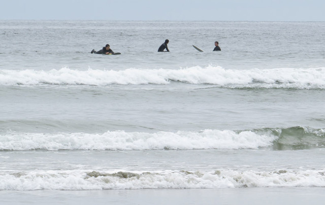 Long_Beach_surfers_6.jpg