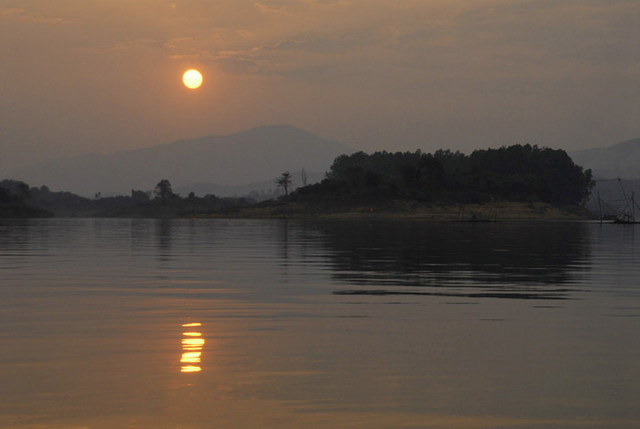 Sirikut_Reservoir_sunset_3.jpg