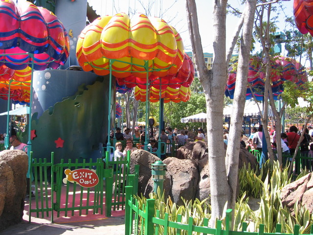 Disneyland_2008_045_Jellyfish_ride_California_Adventure_Park.jpg