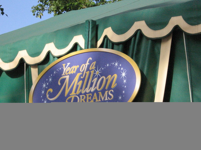 Disneyland_2008_159_Year_of_a_Million_Dreams_001.jpg